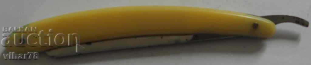 Delivery of Old Collectible Razor-Kremlin Delivery of Old Collectible Razor-Kremlin