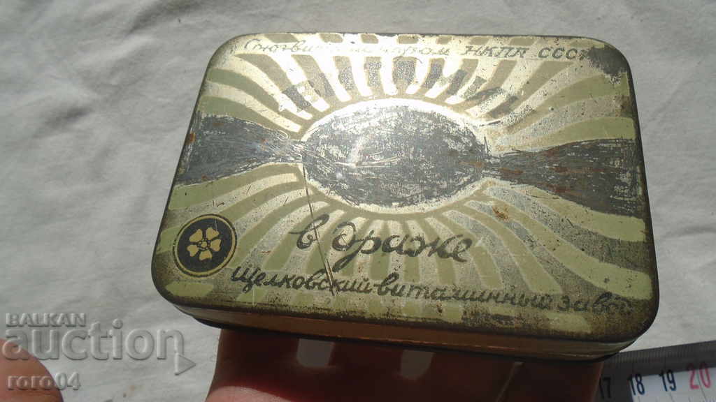 СТАРА ЛАМАРИНЕНА КУТИЯ - 5 СТАРА ЛАМАРИНЕНА КУТИЯ - 5