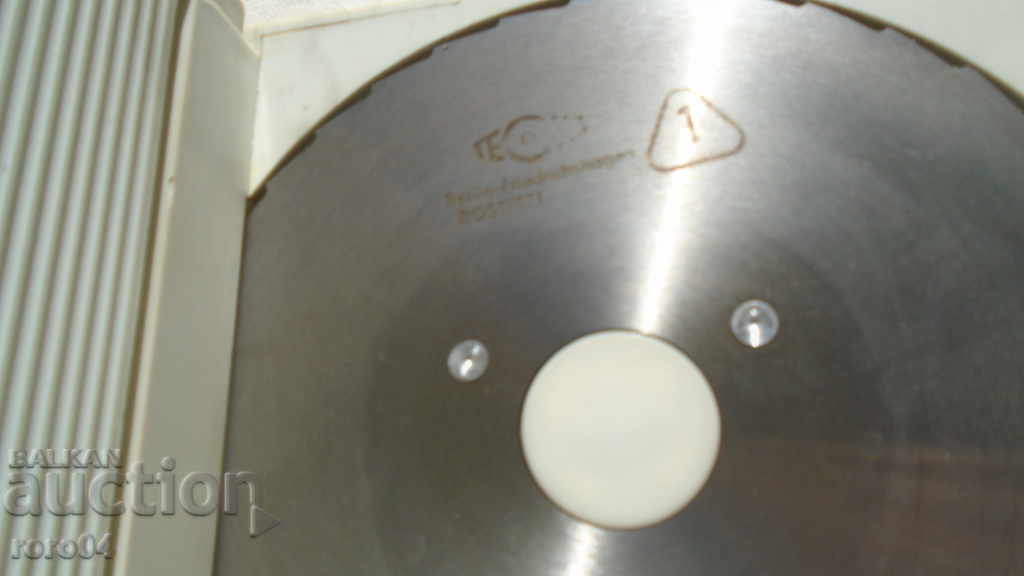 BREAD / SAUSAGE CUTTING MACHINE with price 25.00 BGN | € 12.78 BREAD / SAUSAGE CUTTING MACHINE with price 25.00 BGN | € 12.78