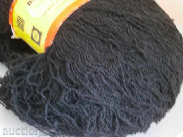 fire boucle negru fin, 300 de grame, bulgară cu preț 14.00 BGN | € 7.16