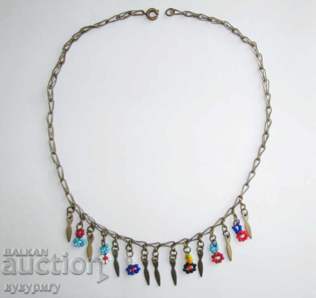 Old women's necklace necklace with costume beads