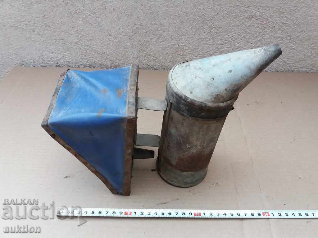 ΠΑΛΑΙΟ ΔΕΡΜΑ ΓΙΑ ΜΕΛΙΣΣΟΚΟΜΙΑ ΓΙΑ ΤΟ ΜΕΛΙ με τιμή 4.99 BGN | € 2.55 ΠΑΛΑΙΟ ΔΕΡΜΑ ΓΙΑ ΜΕΛΙΣΣΟΚΟΜΙΑ ΓΙΑ ΤΟ ΜΕΛΙ με τιμή 4.99 BGN | € 2.55