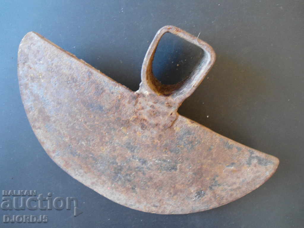 παλιά σκαπάνη με τιμή 3.00 BGN | € 1.53 παλιά σκαπάνη με τιμή 3.00 BGN | € 1.53