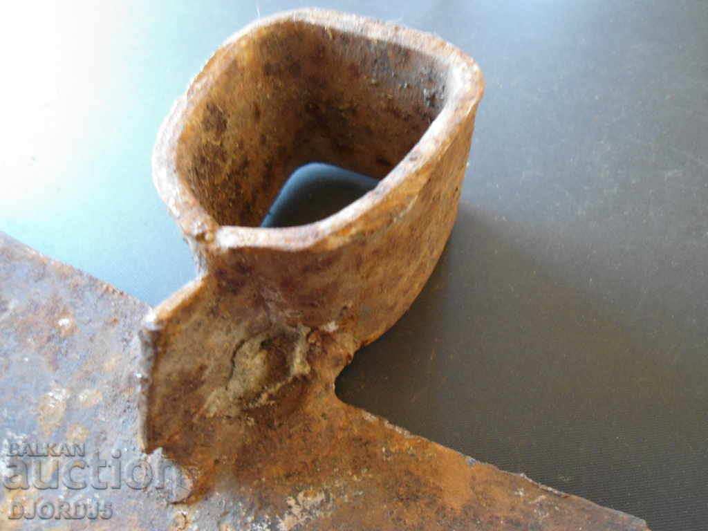 Δημοπρασία παλιά σκαπάνη Δημοπρασία παλιά σκαπάνη