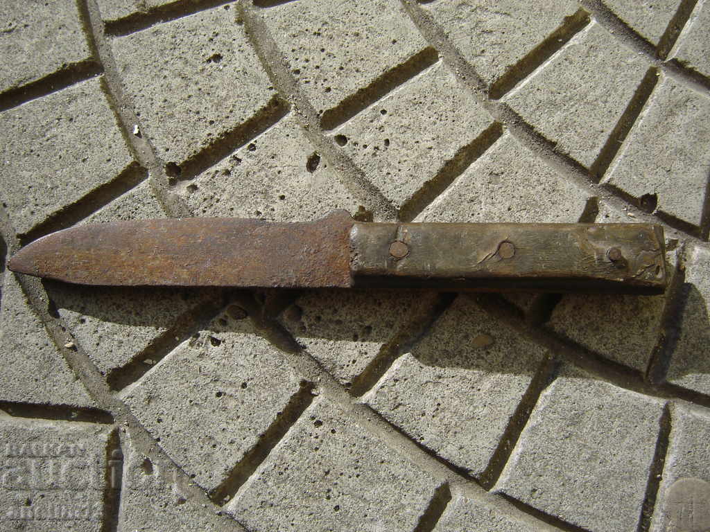 Delivery of OLD KNIFE BLACK BUFFALO HORN Delivery of OLD KNIFE BLACK BUFFALO HORN