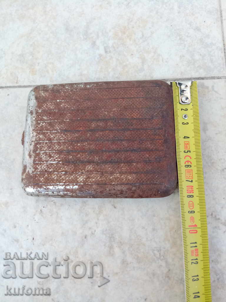 Auction  Old Russian cigarette case
