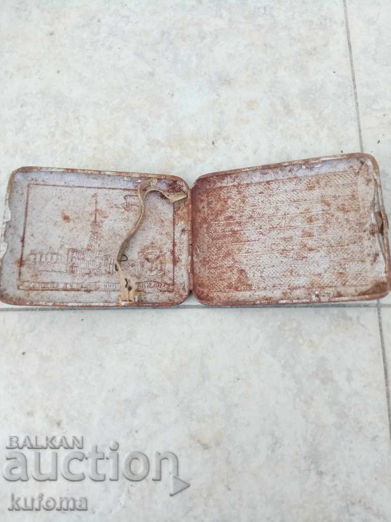 Delivery of Old Russian cigarette case