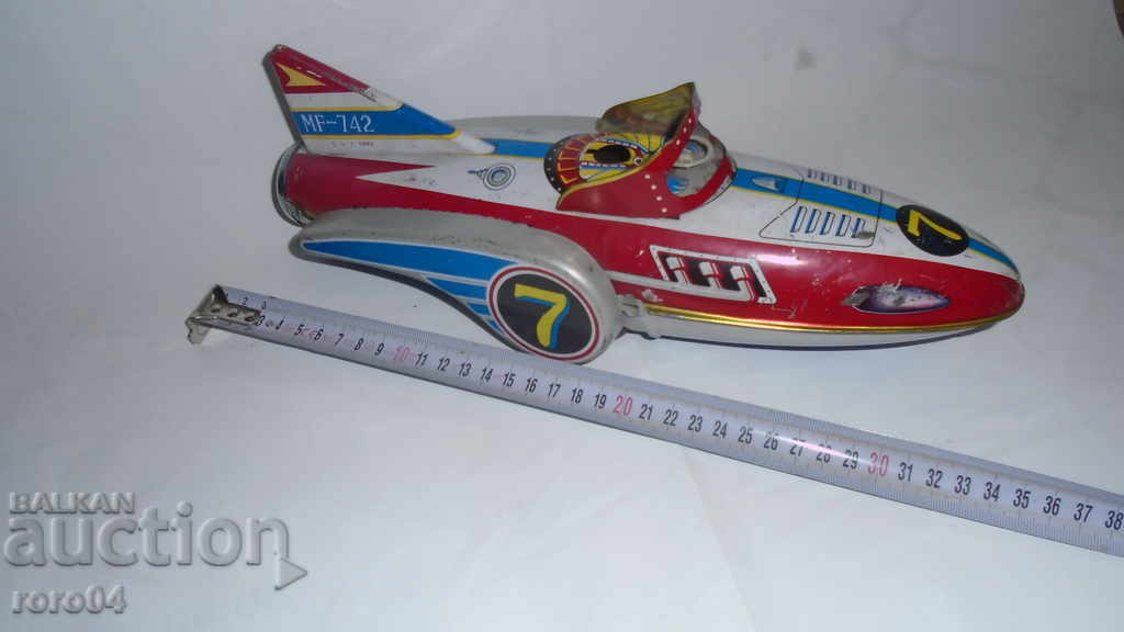 Аукцион ГОЛЯМА СТАРА МЕХАНИЧНА ЛАМАРИНЕНА ИГРАЧКА Аукцион ГОЛЯМА СТАРА МЕХАНИЧНА ЛАМАРИНЕНА ИГРАЧКА