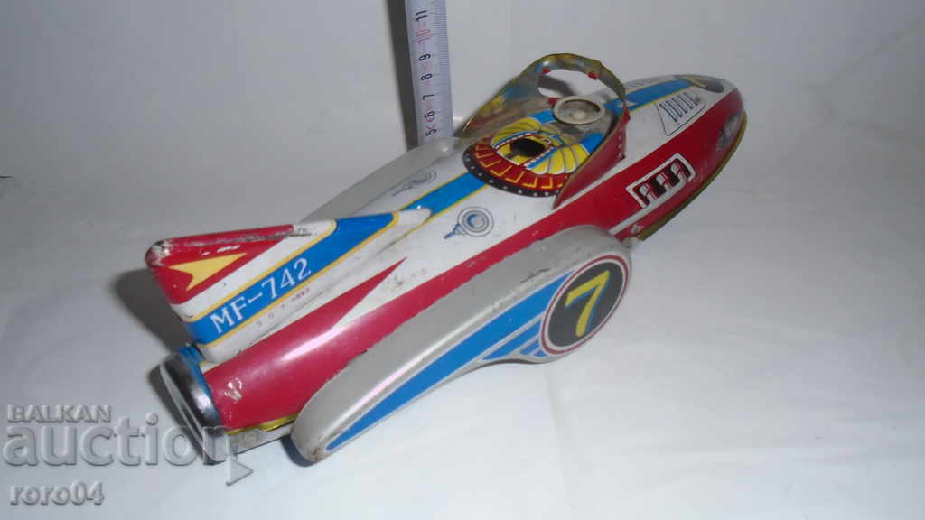 Доставка на ГОЛЯМА СТАРА МЕХАНИЧНА ЛАМАРИНЕНА ИГРАЧКА Доставка на ГОЛЯМА СТАРА МЕХАНИЧНА ЛАМАРИНЕНА ИГРАЧКА