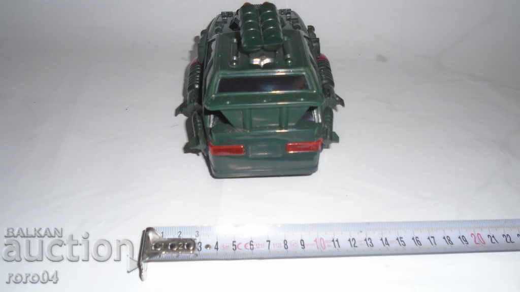 Delivery of OLD CHILDREN'S MILITARY CAR WITH BATTERIES Delivery of OLD CHILDREN'S MILITARY CAR WITH BATTERIES