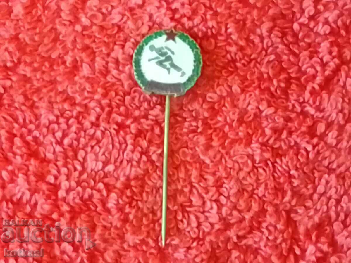 Old sports social badge pin bronze - 5