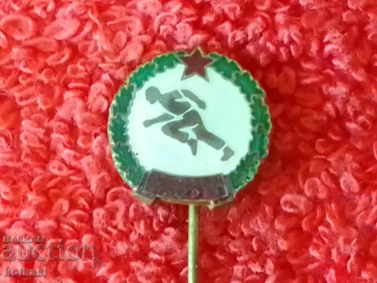 Old sports social badge pin bronze - 6