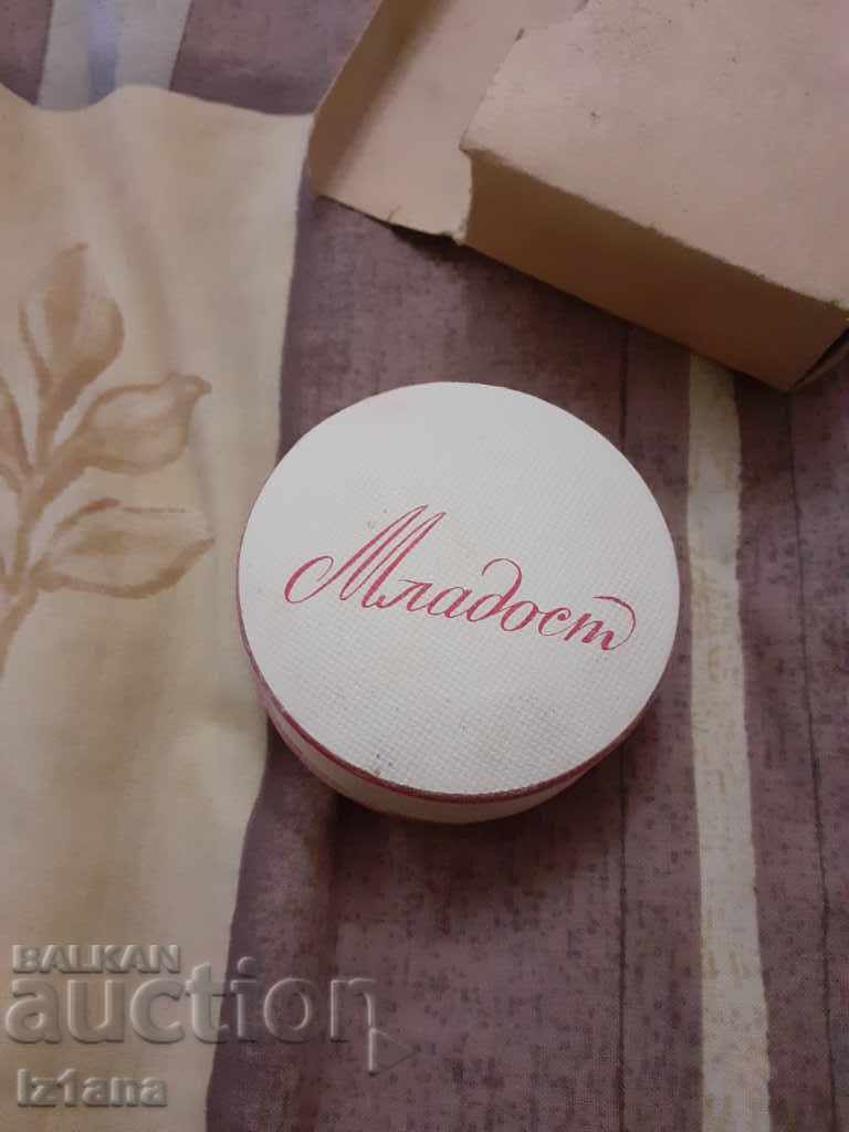Old powder Mladost with price 35.00 BGN | € 17.90