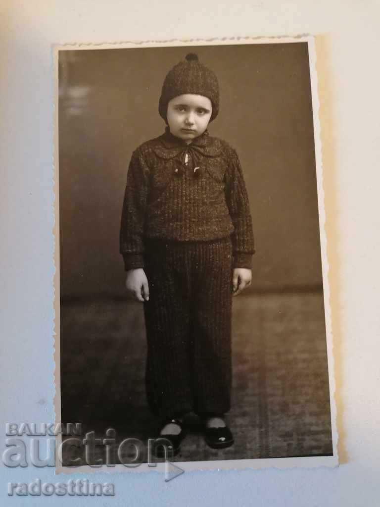 Old photo 1939. Knitting