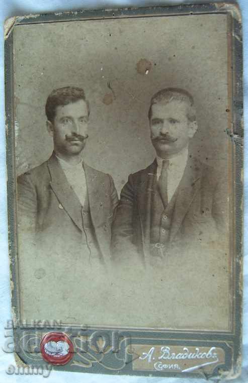 Foto veche bărbați din carton gros cu mustăți, A. Vladikov Sofia