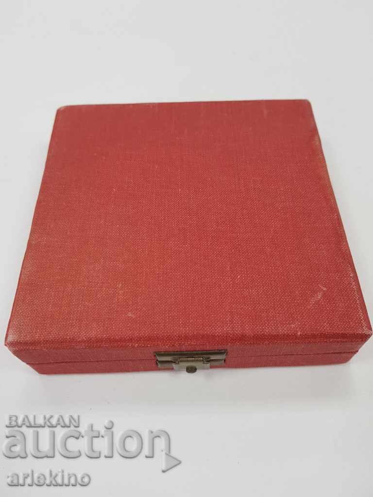 Delivery of Bulgarian Olympic Table Medal 1978 Delivery of Bulgarian Olympic Table Medal 1978