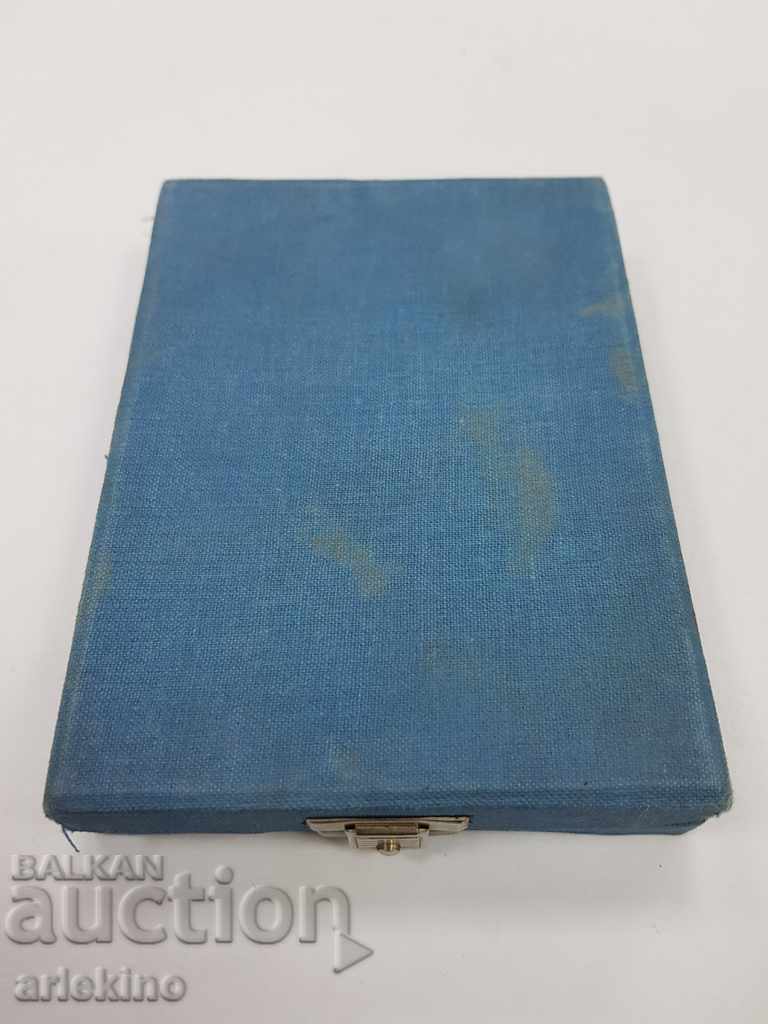 Παράδοση Βουλγαρικό επιτραπέζιο μετάλλιο για την Ολυμπιακή Αξία Παράδοση Βουλγαρικό επιτραπέζιο μετάλλιο για την Ολυμπιακή Αξία