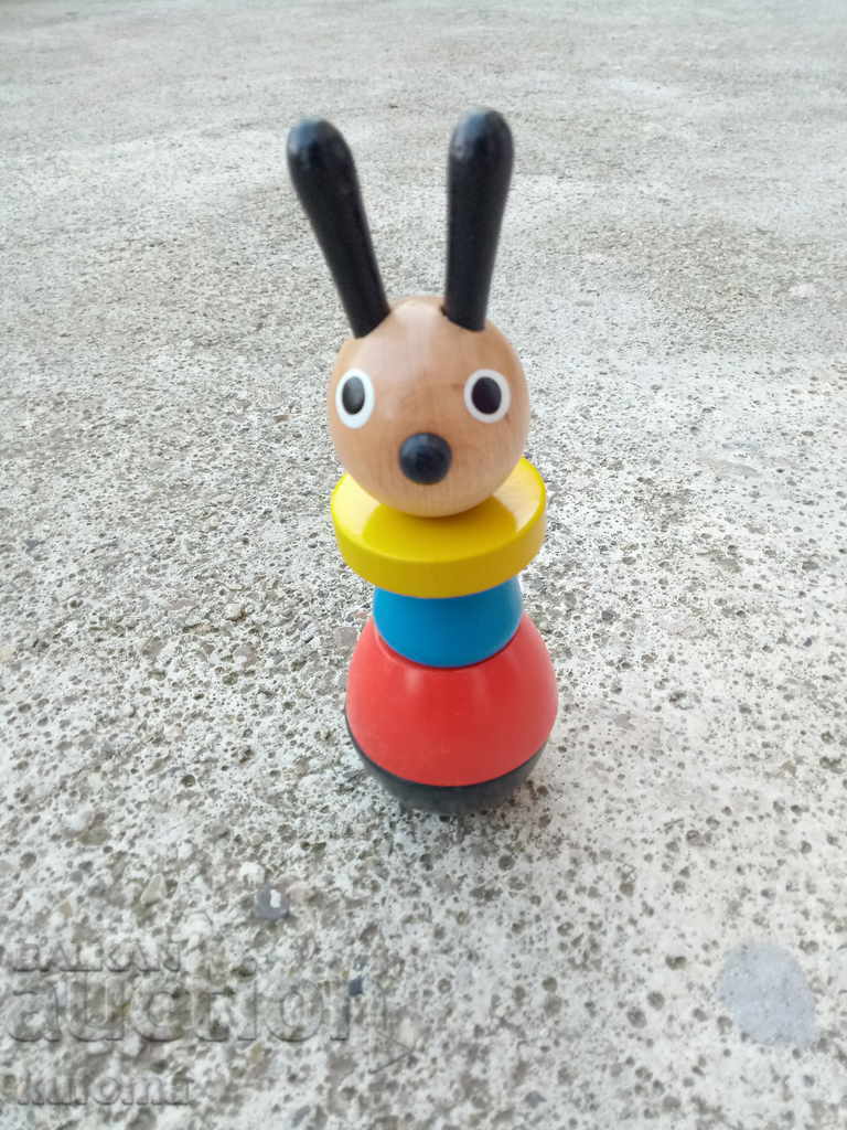 Jucărie veche din lemn pentru copii