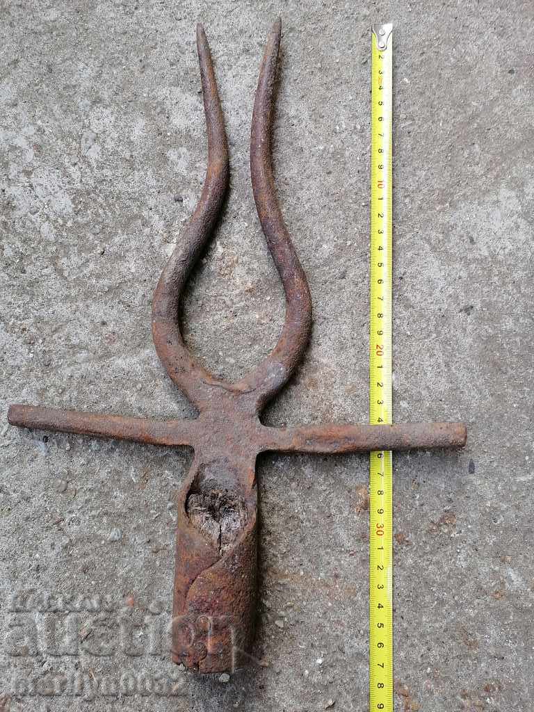 Delivery of Old twin forged, villa, wrought iron Delivery of Old twin forged, villa, wrought iron