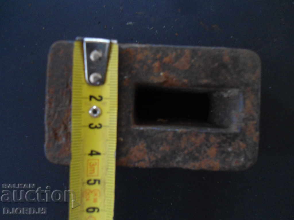 Auction Old weight, top Auction Old weight, top