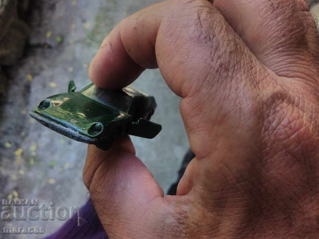 Delivery of Lot of old toys and parts Delivery of Lot of old toys and parts