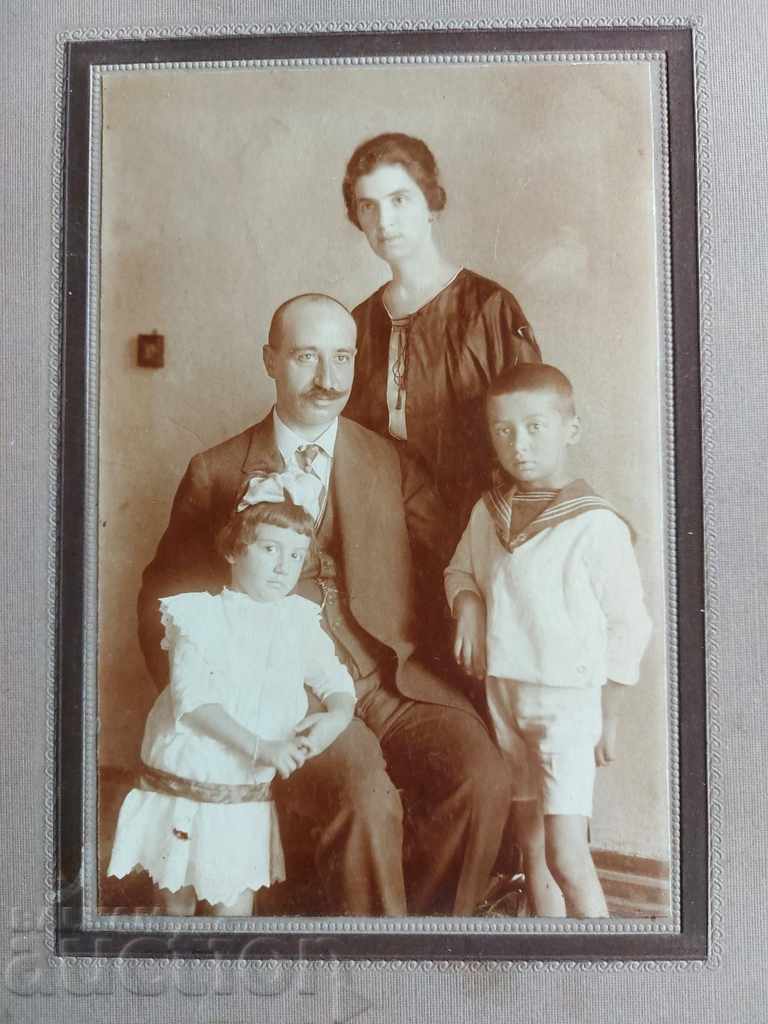 OLD PHOTO PHOTO CARDBOARD FAMILY PORTRAIT