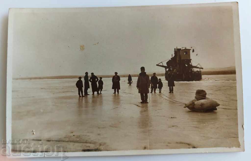 BLACK SEA FROZEN OLD PHOTO BLACK SEA FROZEN OLD PHOTO