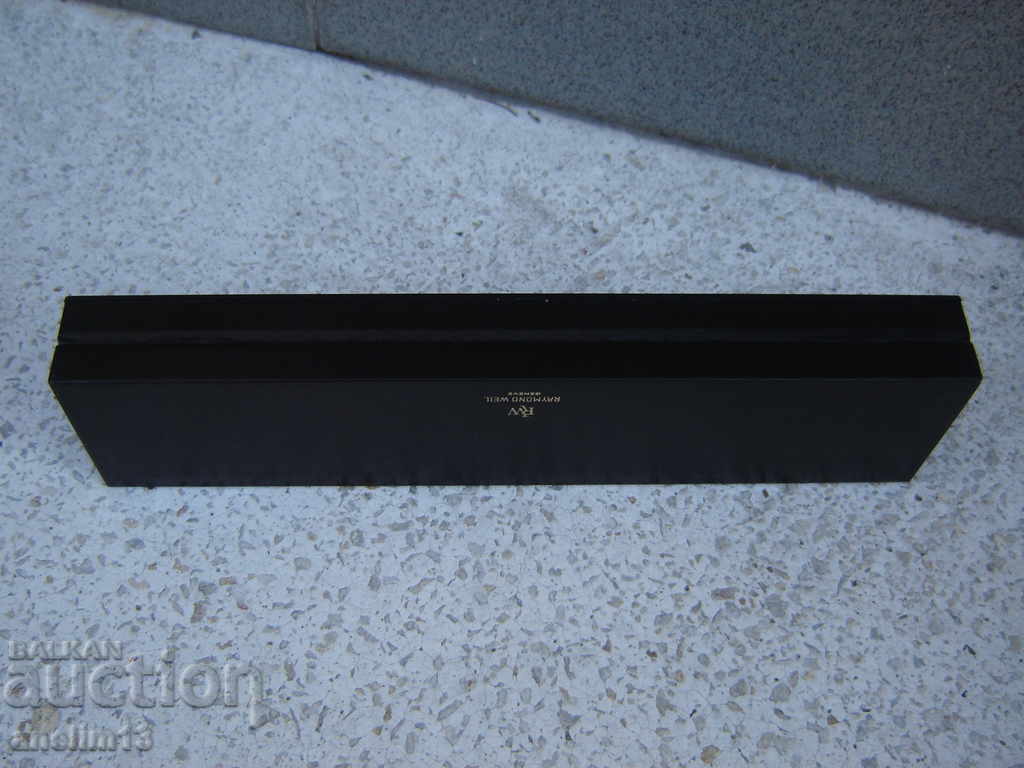 Delivery of RAYMOND WEIL CLUTCH BOX Delivery of RAYMOND WEIL CLUTCH BOX