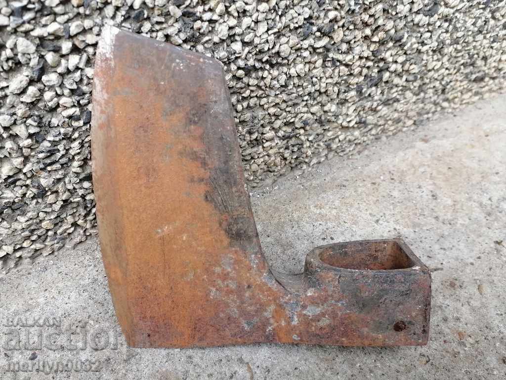 Delivery of Old ax ax, chopper Delivery of Old ax ax, chopper