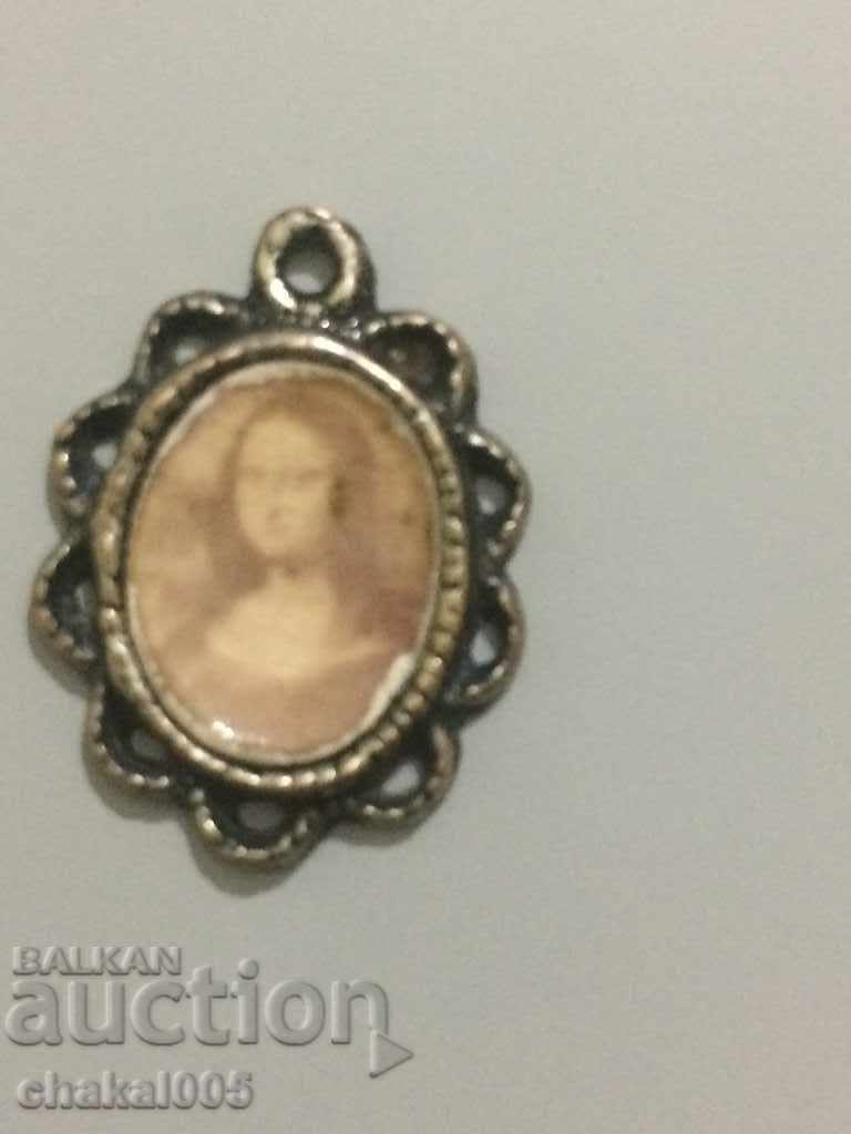 medalion Mona Lisa cu preț € 5.11 | 9.99 BGN