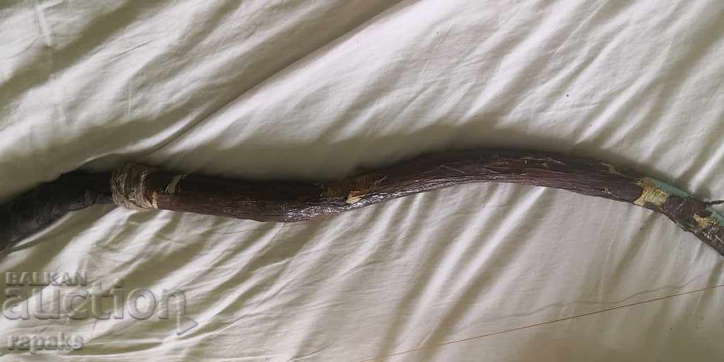 Стар лък, но без стрели. Работещ и за декорация с цена 120.00 лв. | € 61.36 Стар лък, но без стрели. Работещ и за декорация с цена 120.00 лв. | € 61.36