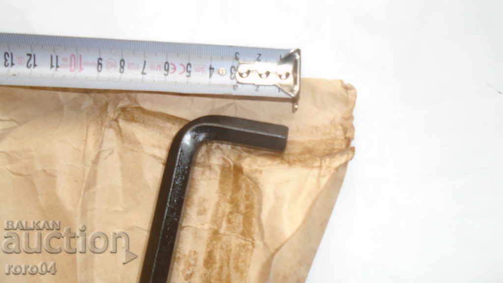 Auction HEXAGON M 12 - PETKO DENEV - NEW Auction HEXAGON M 12 - PETKO DENEV - NEW