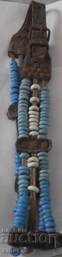 Παλιό κολιέ αλόγου-Σίντσι ενάντια στα μαθήματα με τιμή 99.99 BGN | € 51.12 Παλιό κολιέ αλόγου-Σίντσι ενάντια στα μαθήματα με τιμή 99.99 BGN | € 51.12