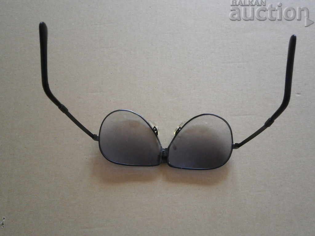 Auction  Folding sunglasses vintage retro