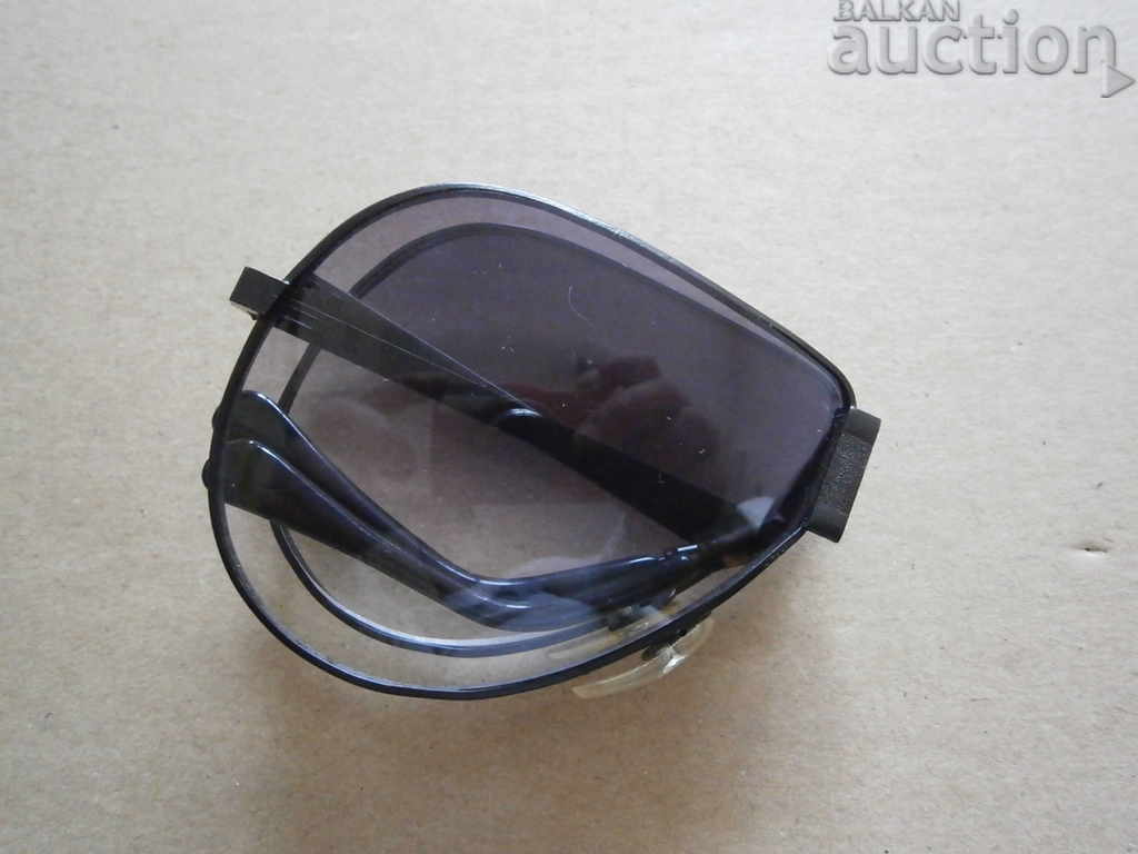 Delivery of Folding sunglasses vintage retro