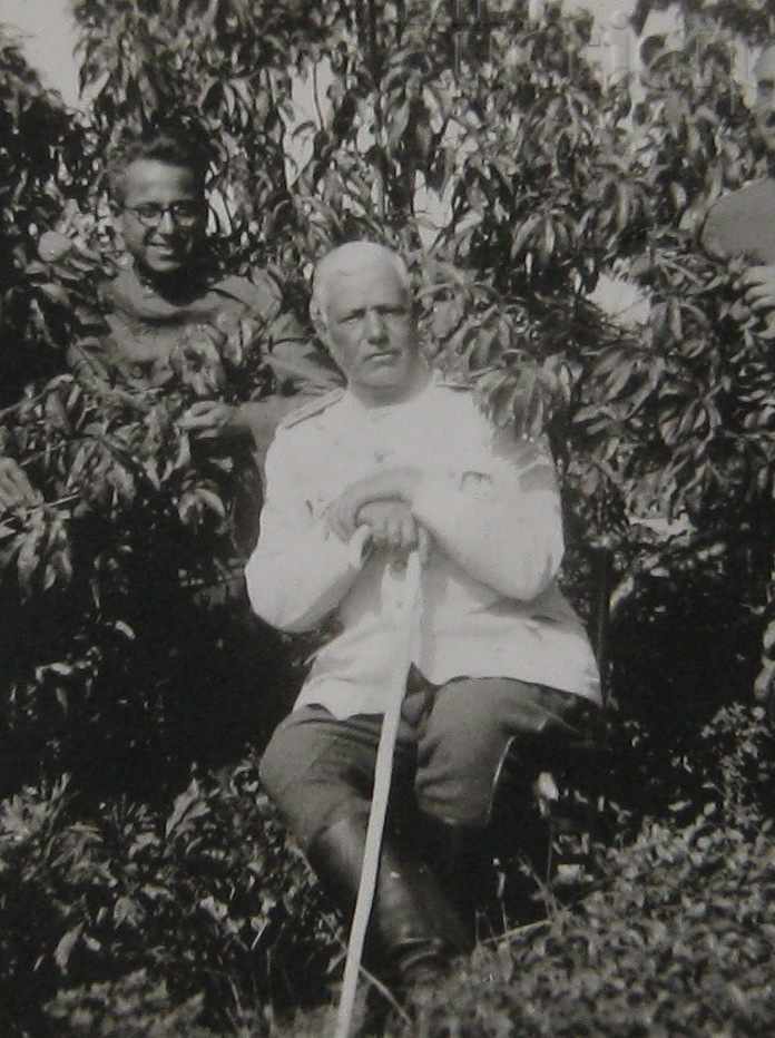 MILITARY OFFICERS GENERAL? 193 ... PHOTO with price 5.00 BGN | € 2.56 MILITARY OFFICERS GENERAL? 193 ... PHOTO with price 5.00 BGN | € 2.56