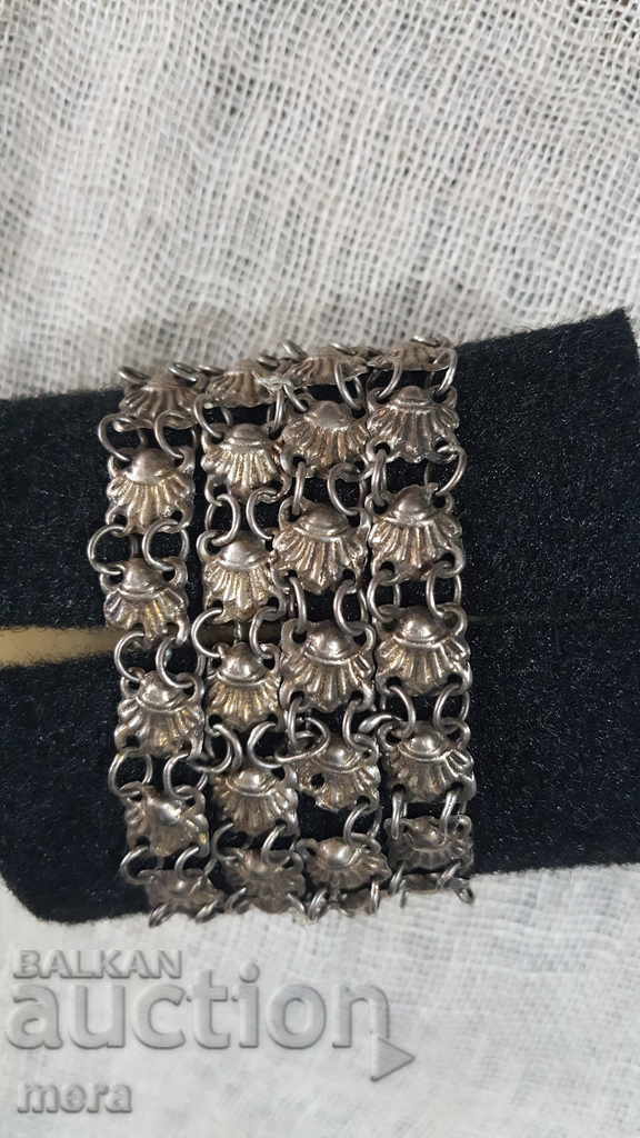 Antique silver bracelet with price 70.00 BGN | € 35.79 Antique silver bracelet with price 70.00 BGN | € 35.79