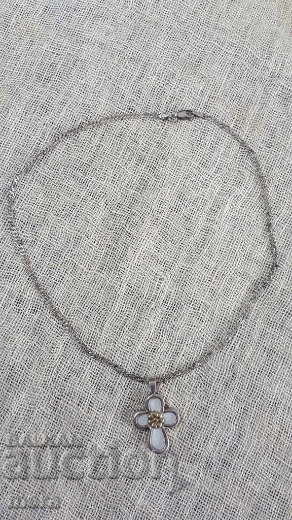 Cruciuliță din argint placată cu aur și sidef