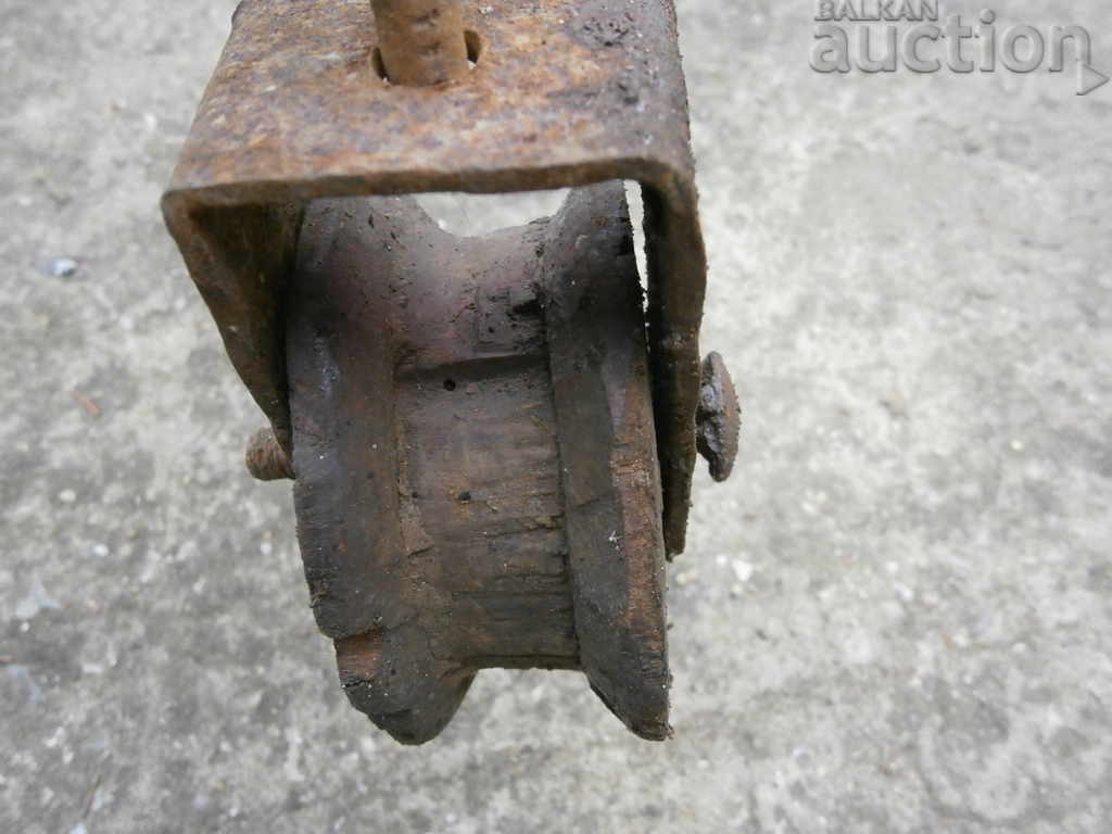 Rolă antică a mulinetei cu preț 21.00 BGN | € 10.74