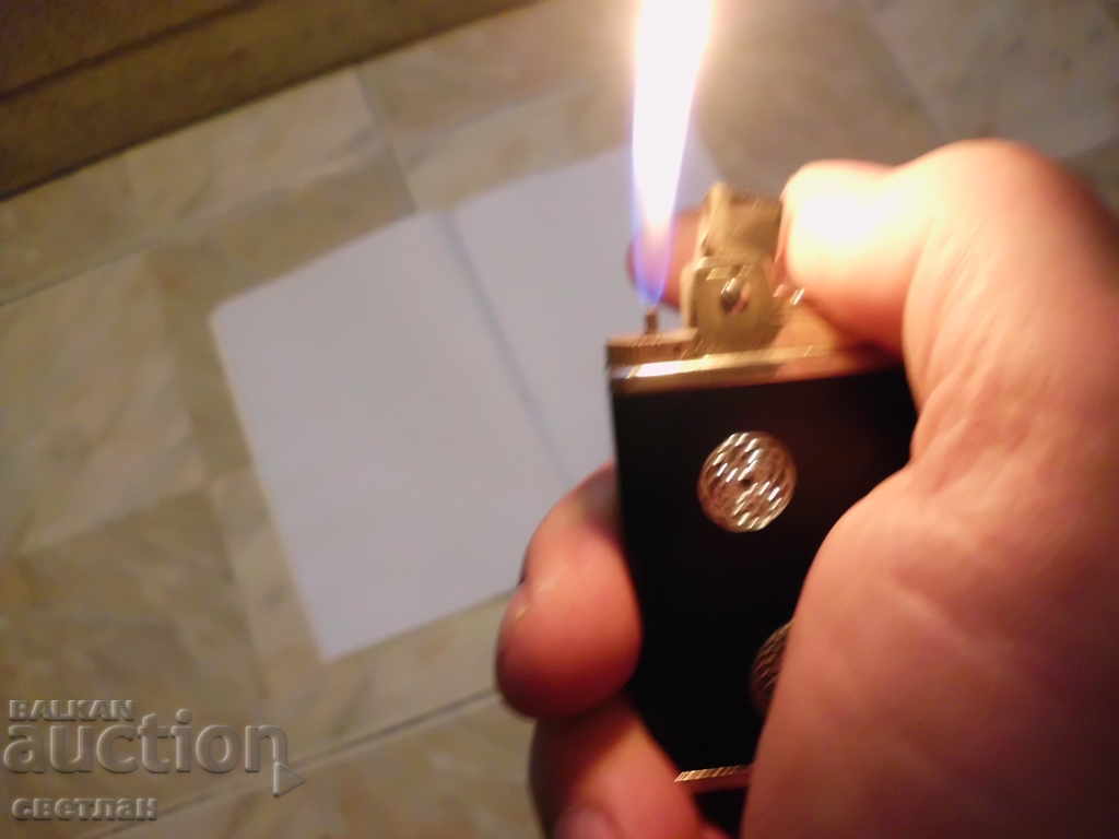 Auction MUSIC LIGHTER Auction MUSIC LIGHTER