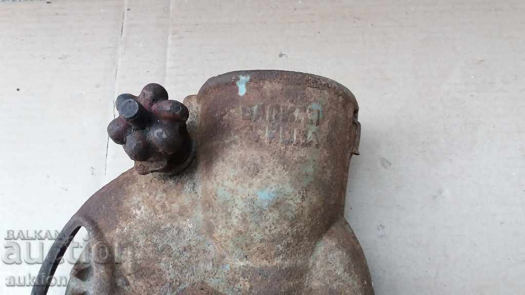 WORKING SOLID MACHINE FOR GRINDING CORN, CORN with price 14.99 BGN | € 7.66 WORKING SOLID MACHINE FOR GRINDING CORN, CORN with price 14.99 BGN | € 7.66