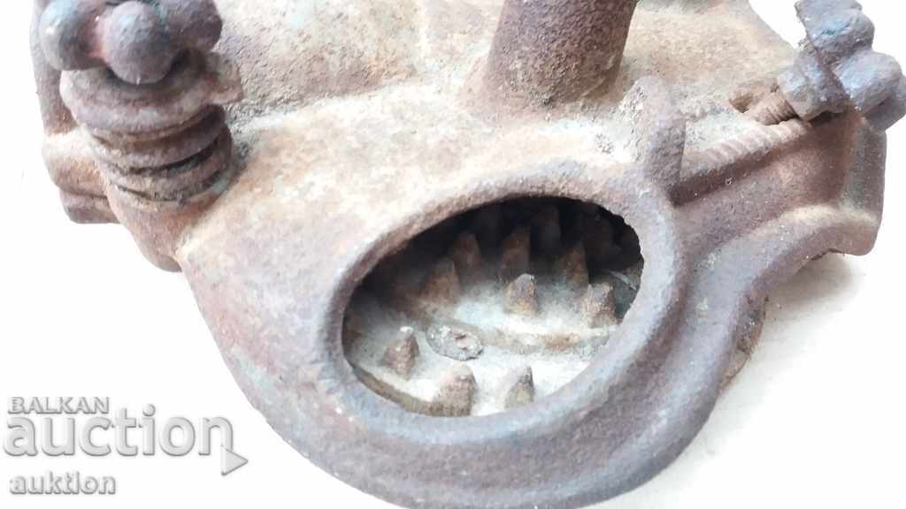 Delivery of WORKING SOLID MACHINE FOR GRINDING CORN, CORN Delivery of WORKING SOLID MACHINE FOR GRINDING CORN, CORN