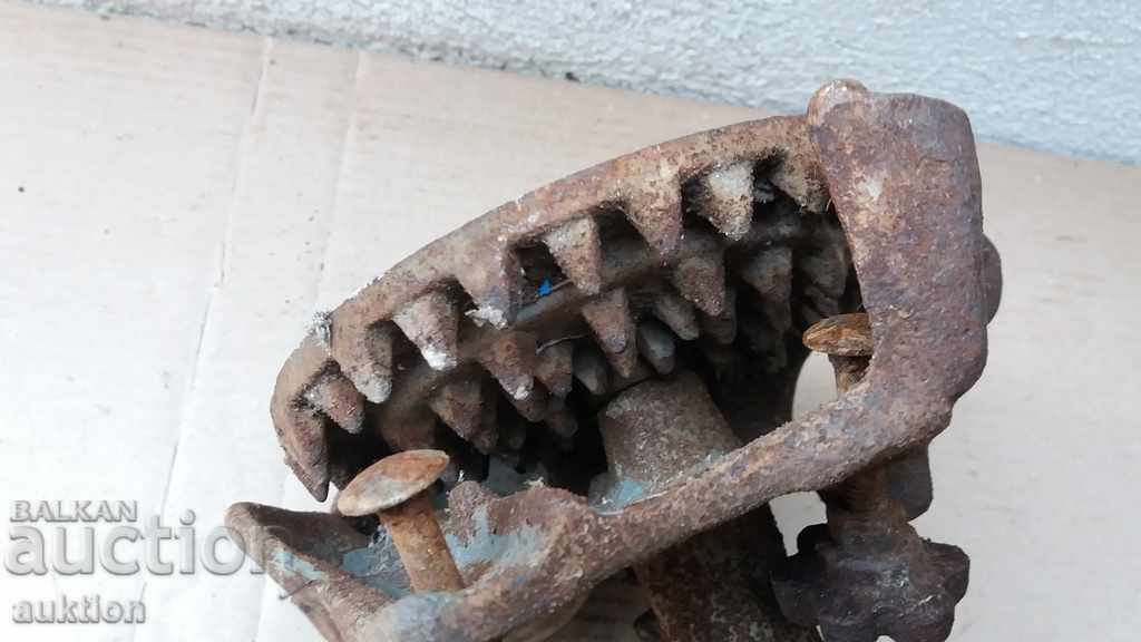 WORKING SOLID MACHINE FOR GRINDING CORN, CORN - 5 WORKING SOLID MACHINE FOR GRINDING CORN, CORN - 5