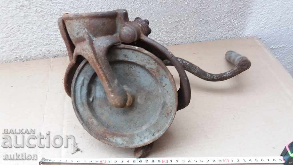 WORKING SOLID MACHINE FOR GRINDING CORN, CORN - 7 WORKING SOLID MACHINE FOR GRINDING CORN, CORN - 7