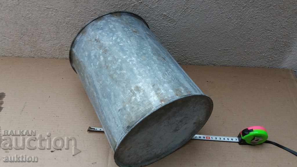 METAL TUBE FOR FUEL - EXCELLENT - 8 LITERS WITH STAPPED MARK - 7