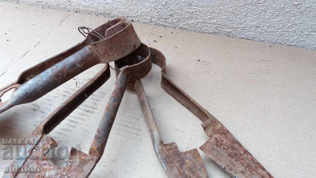 Auction  SET OF THREE PIECES 3 REVIVAL FORGED SCISSORS