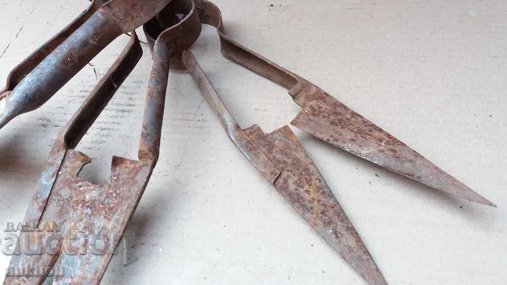 Delivery of SET OF THREE PIECES 3 REVIVAL FORGED SCISSORS