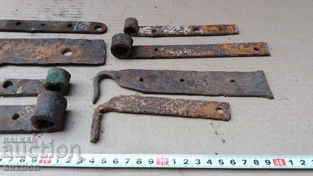 Delivery of REVIVAL LOT - HINGES AND LOCKINGS FOR GATES 8 PIECES Delivery of REVIVAL LOT - HINGES AND LOCKINGS FOR GATES 8 PIECES