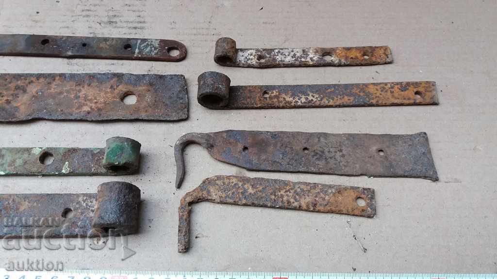 REVIVAL LOT - HINGES AND LOCKINGS FOR GATES 8 PIECES - 5 REVIVAL LOT - HINGES AND LOCKINGS FOR GATES 8 PIECES - 5