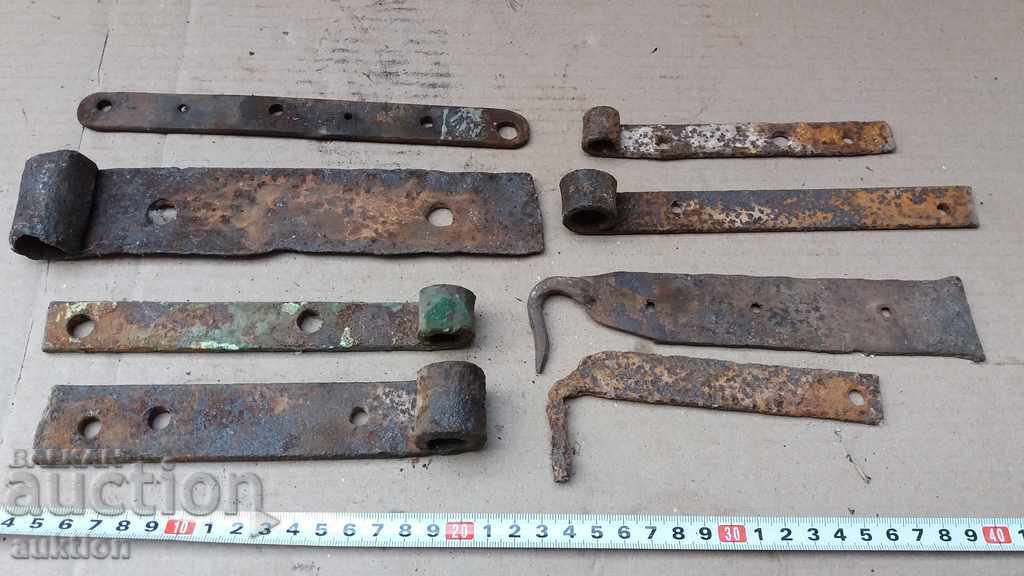 REVIVAL LOT - HINGES AND LOCKINGS FOR GATES 8 PIECES